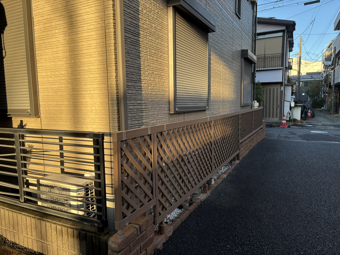 �R���r�j����